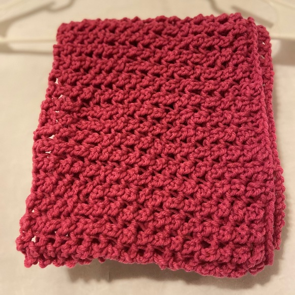 Handmade Chunky Knit Berry Infinity Scarf
New - Picture 7 of 16